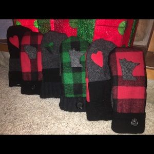 Fleece-lined wool mittens/hats with most states